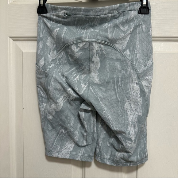 Lululemon Swift Speed High-Rise Short 8" Reverberate Chevron Jacquard Size 4 - Picture 4 of 6